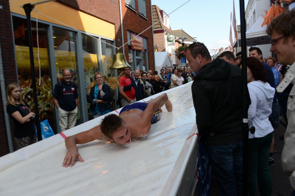 ../Images/Donderdag kermis 018.jpg